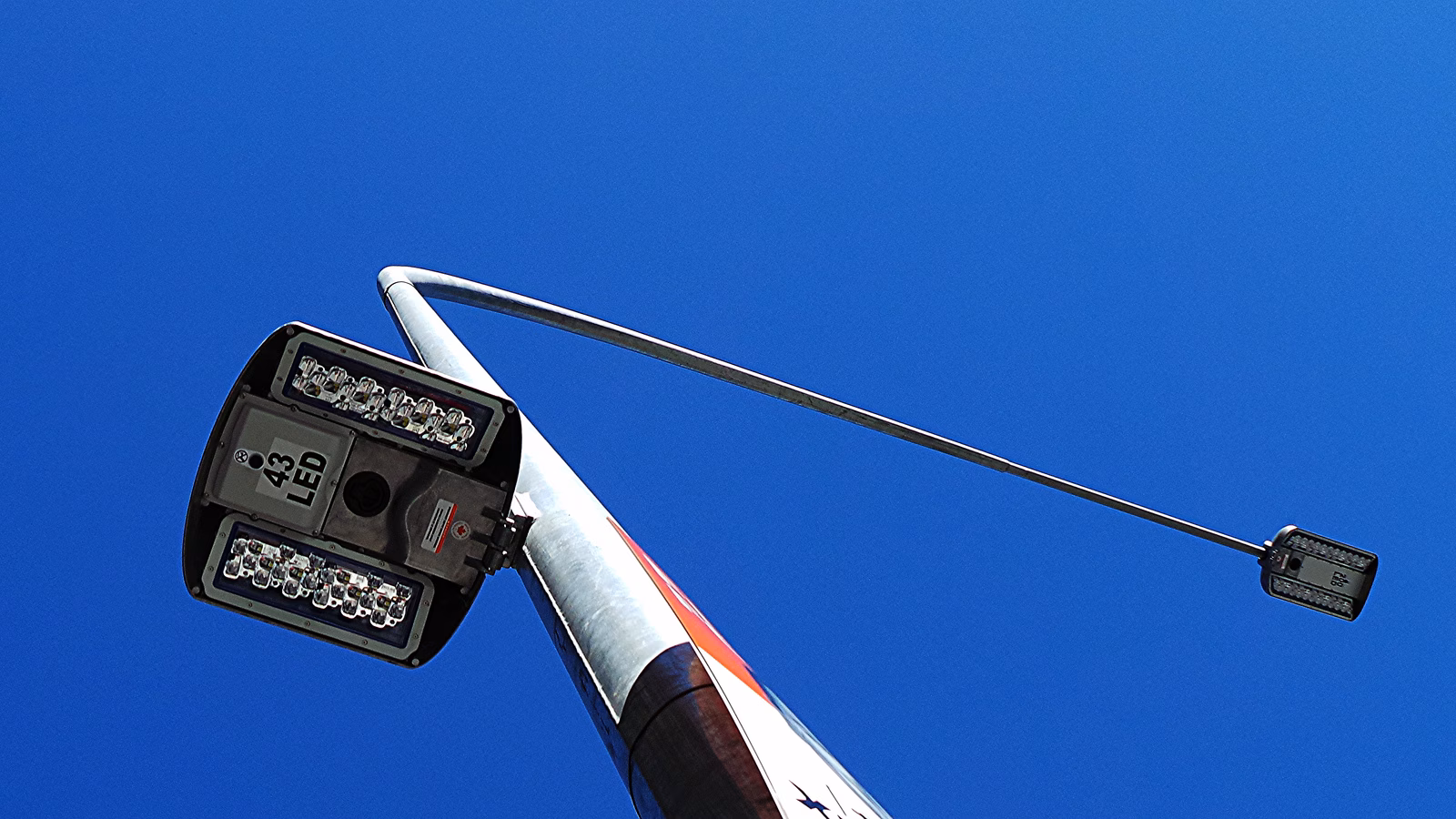 ¿Por qué las administraciones menorquinas invierten en cambiar luces y farolas?