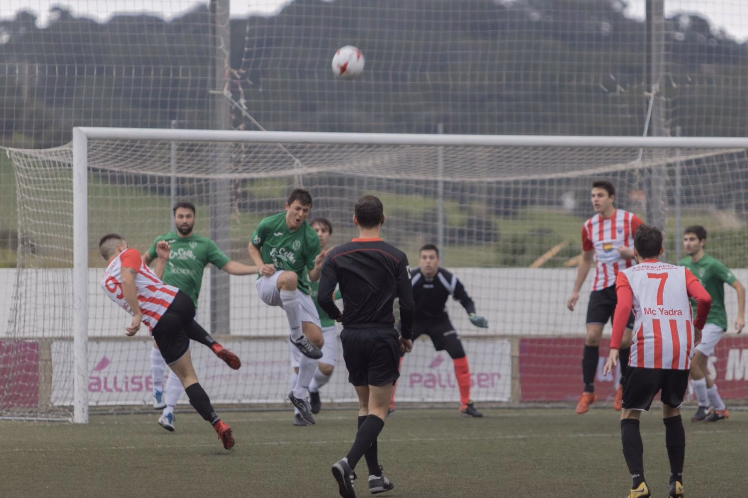 El Mercadal echa por la borda un 2-0 en tres minutos