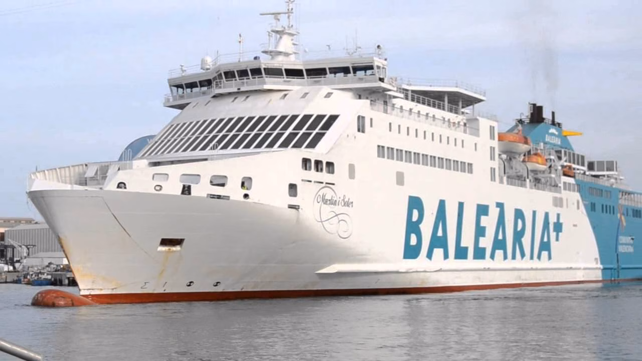 Cierran parcialmente el puerto de Ciutadella