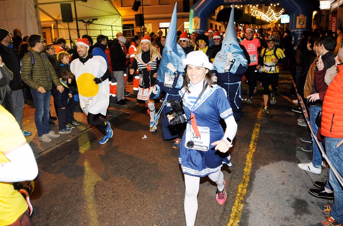 (Fotos) San Silvestre de fiesta en Alaior