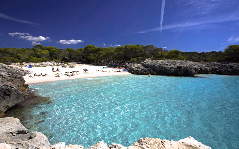 Menorca seduce a "El Viajero" de El País