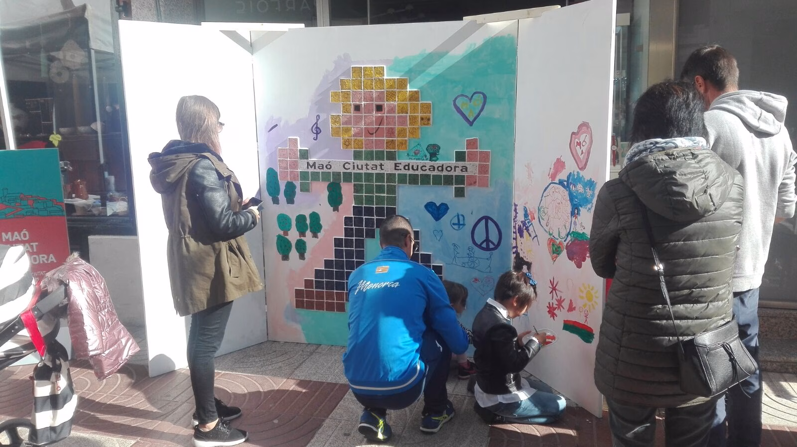 (Fotos) Los niños se adueñan de las calles de Maó