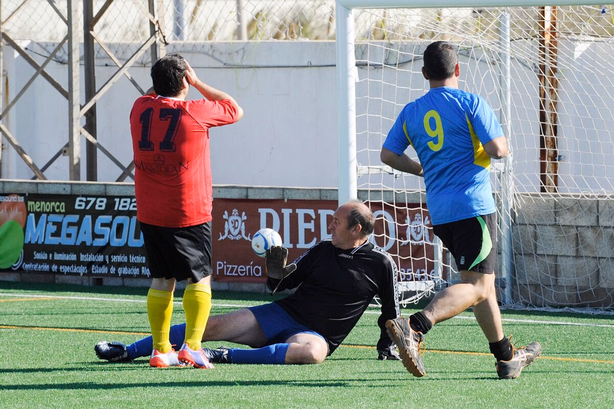 (Galería de fotos) Goles y solidaridad en Es Castell