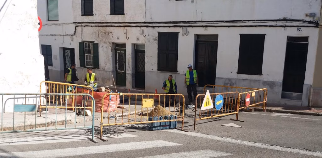 El Consell inicia la fase final de instalación de la fibra óptica