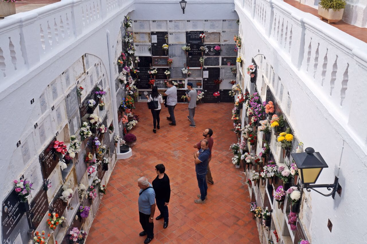 (Fotos) Menorca honra a sus muertos