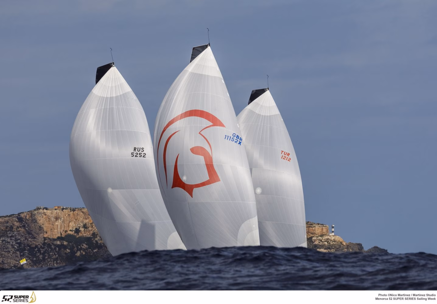Triunfo del Bronenosec y liderato para el Azzurra en las 52 Super Series