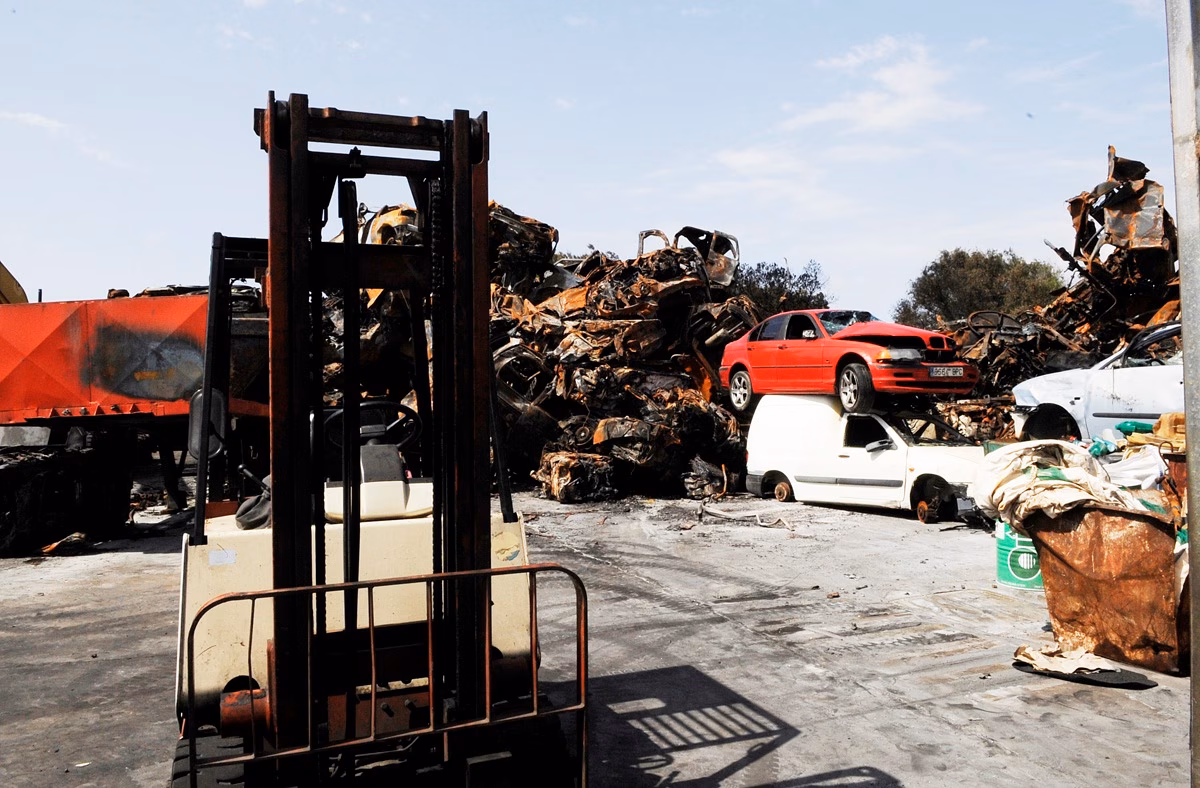 (Fotos) Grúas Alarcón logra salvar la nave y su maquinaria pesada