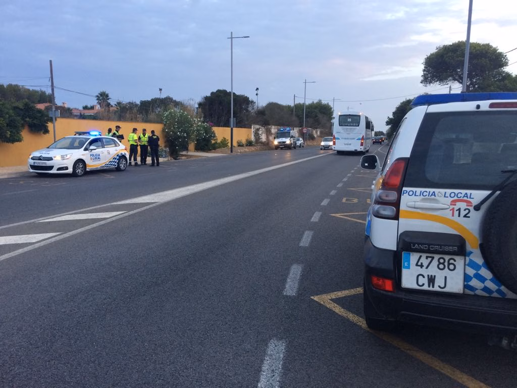 Accidente triple en la rotonda frente al Pabellón Bintaufa