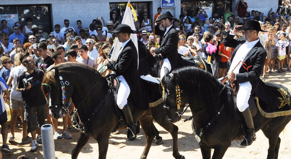 Libros, "truc" y música en la previa de las fiestas de Sant Climent