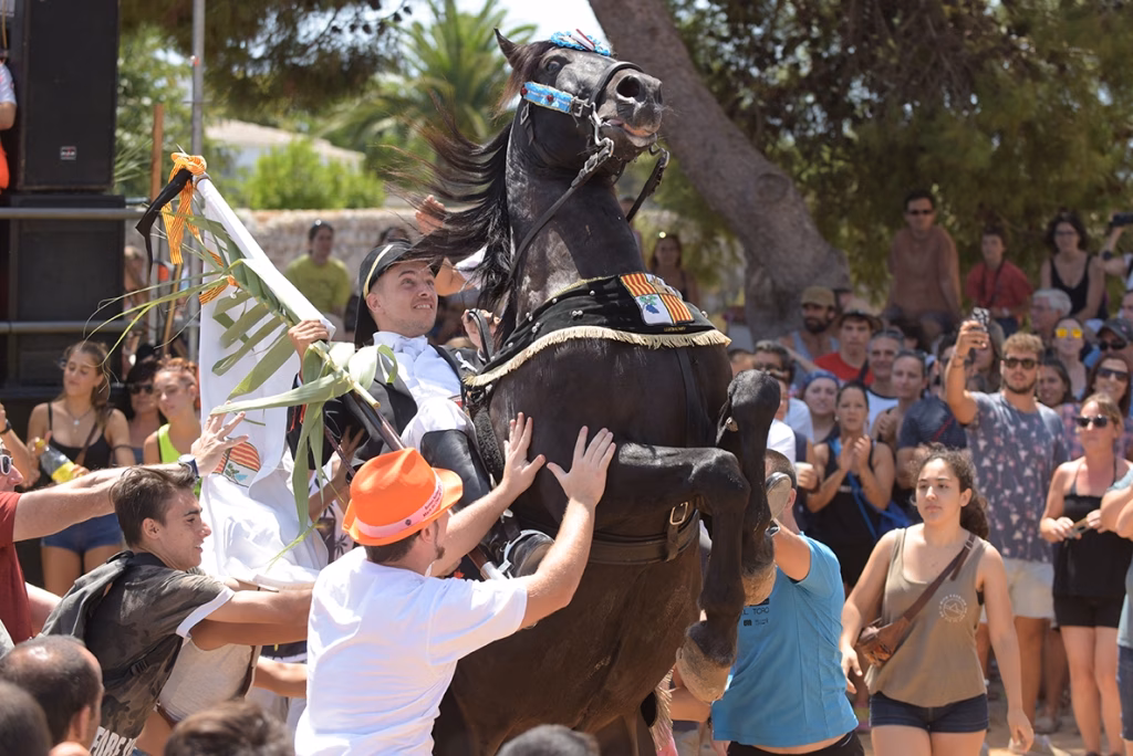Sigue la fiesta en Llucmaçanes