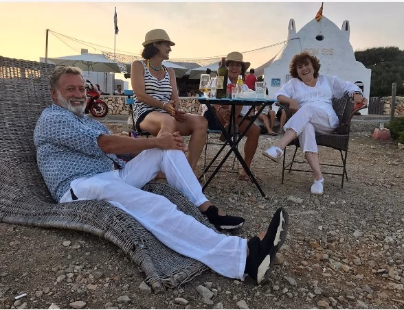 Samantha Vallejo-Nágera pasa un verano en familia en Menorca