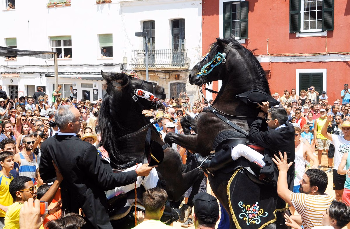 (Fotos) La diversión se apodera de Es Castell