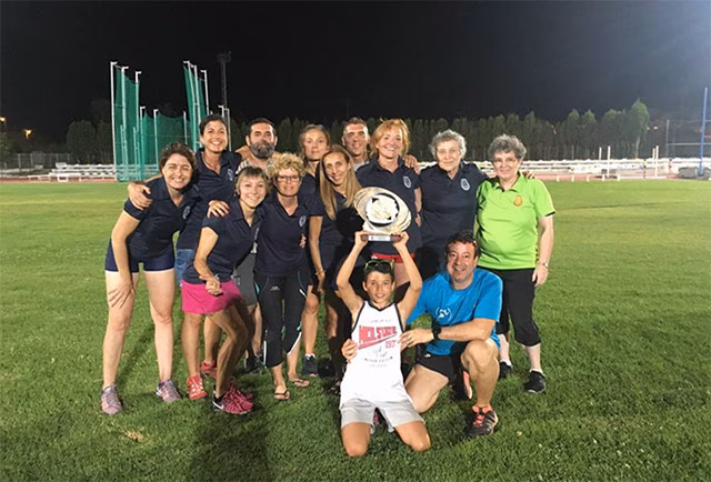 Lita López: campeona de España por equipos y récord en 80 vallas