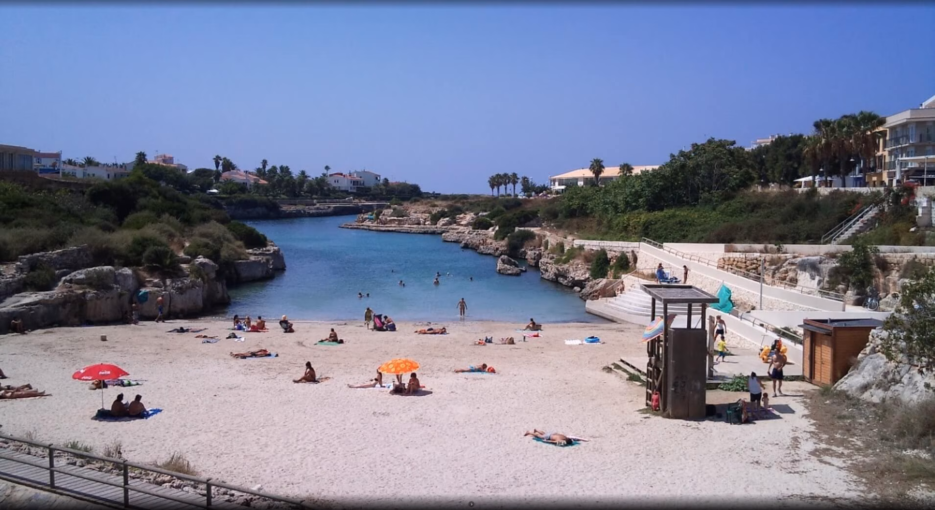 Brazadas solidarias en Ciutadella