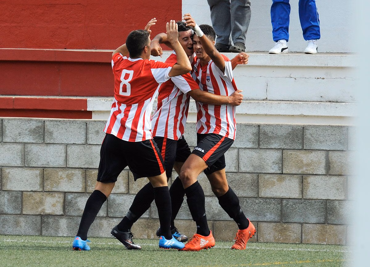 El Mercadal salva la categoría sin jugar... a la espera del Mallorca