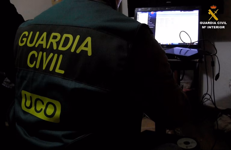 Detenido un hombre tras cometer 11 estafas a través de internet