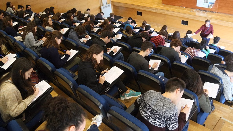 Siete alumnos de Menorca participan hoy en la XII edición de la Olimpiada de Biología
