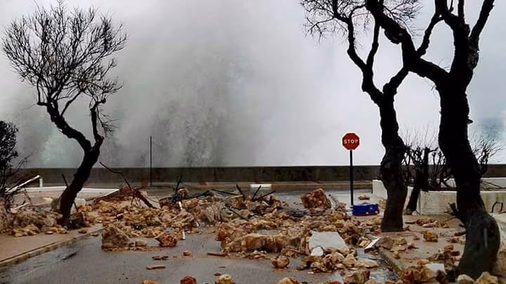 (Vídeos y fotos) El mar devasta s'Algar