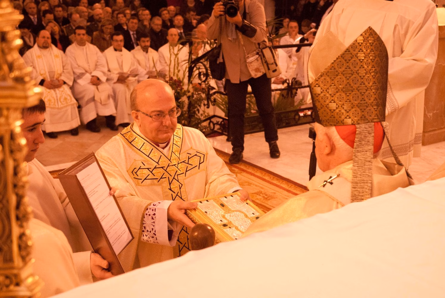 (Fotos) La visión del obispado de la ordenación de monseñor Conesa