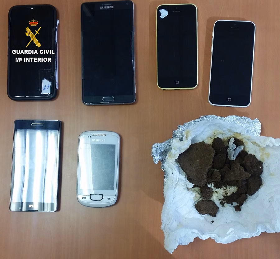 Robaban en viviendas de Magaluf con sus moradores dentro tras escalar por los balcones