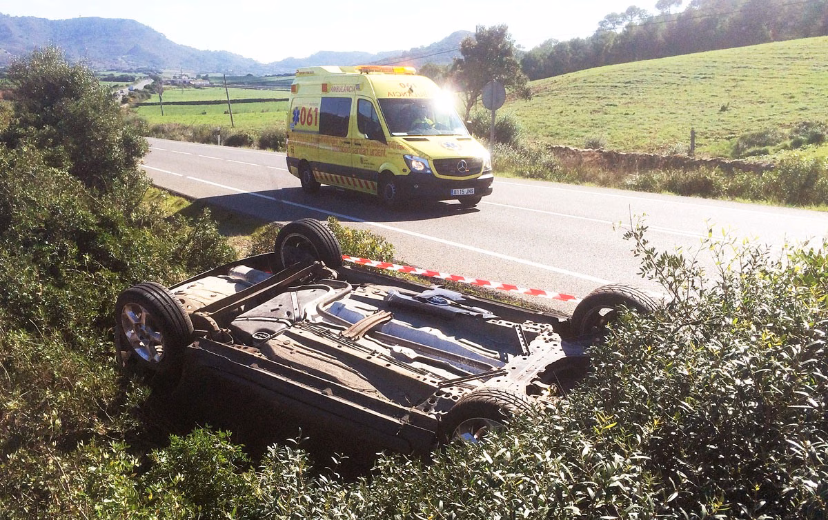 (Fotos) Aparatoso accidente en la carretera general