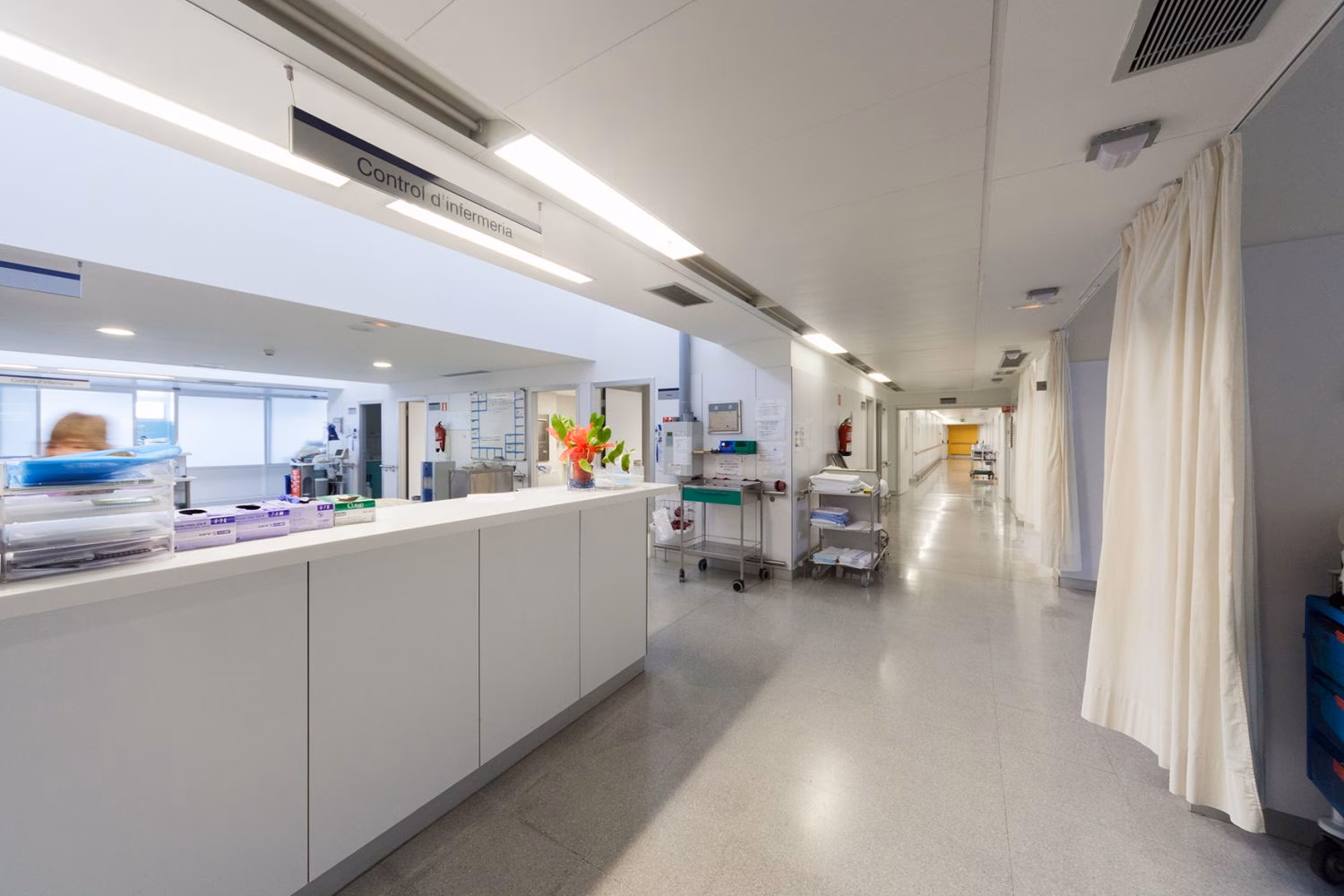 Los centros sanitarios de Menorca atienden una media de 350 urgencias durante el verano