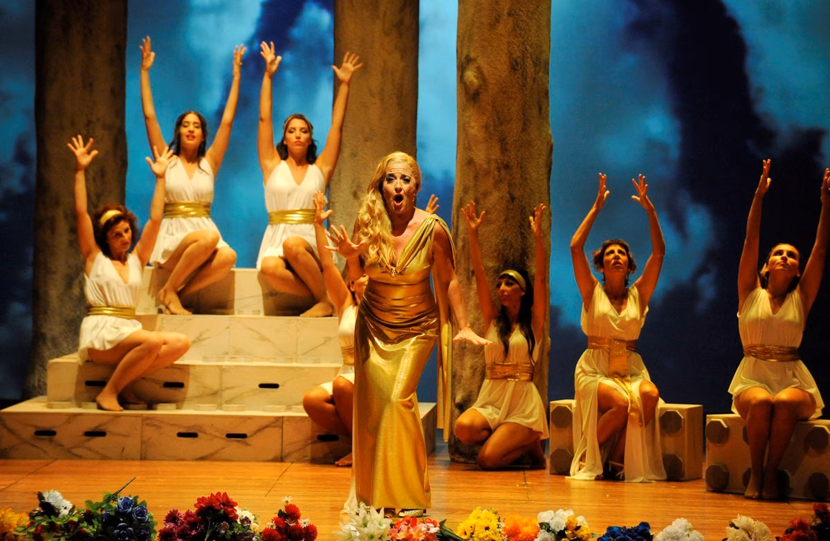 La apuesta más potente del Orfeó Maonés llega el próximo fin de semana con la re-edición de La Bella Helena