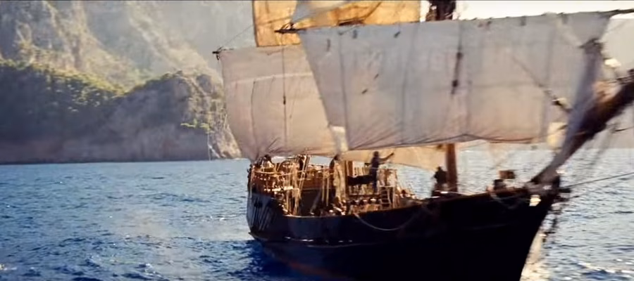 Atlantis: un bergantín de película que conoce el puerto de Maó