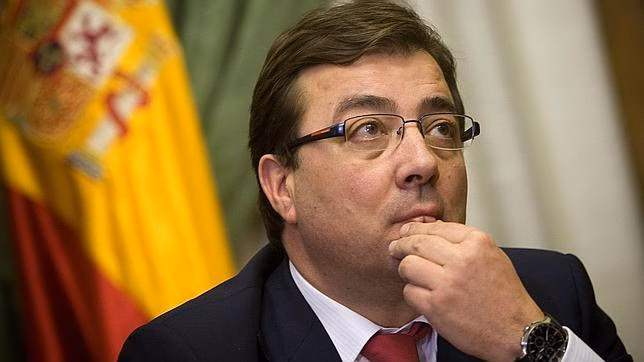 Anulada la tertulia de Es Mercadal en la que debía participar Guillermo Fernández Vara