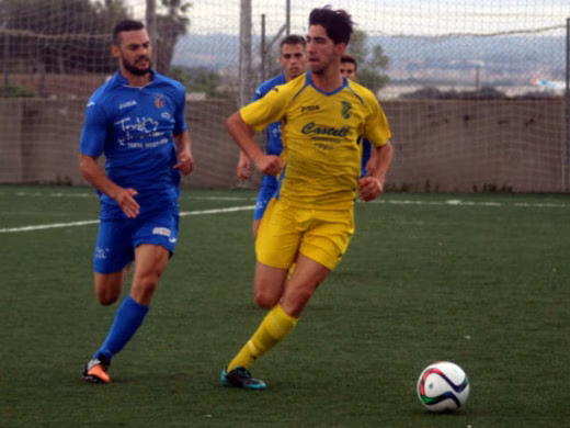 Punto de mérito del Penya en Esporles con un doblete de Juanlu