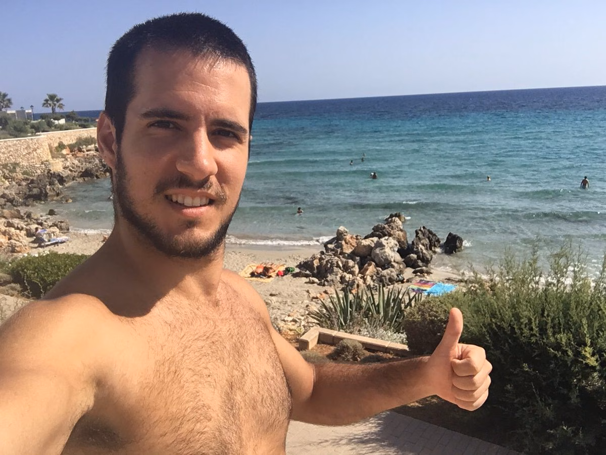 Anikilo: un youtuber de éxito capturando Pokemons en Menorca