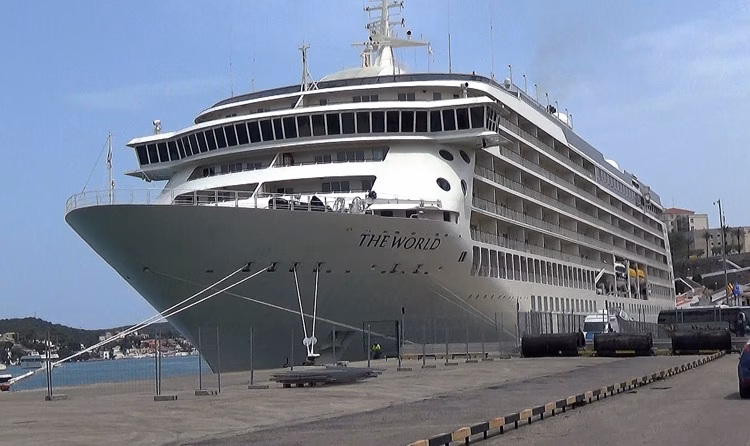 Un estudio ambiental para ver el impacto de los cruceros en el puerto de Maó