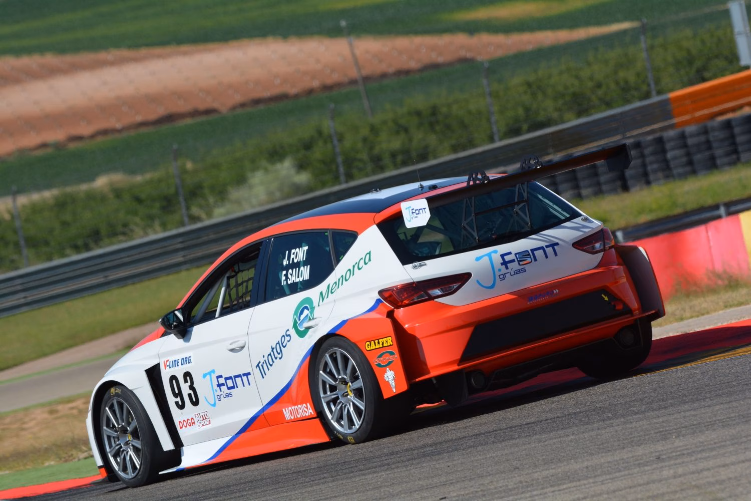 Faust Salom sube tres veces al podio en Alcañiz