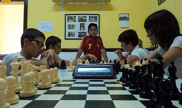 Pequeños magos de la estrategia en el torneo Mateu Sastre de Es Castell