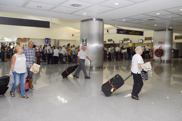 ¿Habrá huelga de los trabajadores de Aena por Sant Joan?