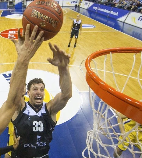 (Vídeo) Un increíble triple en el último segundo deja a Alex Suárez sin play off; Llull se enfrentará a UCAM Murcia