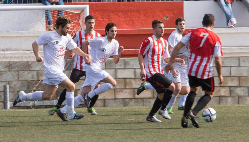 Salto sin red para el Mercadal y puente hacia la salvación para el Penya Ciutadella