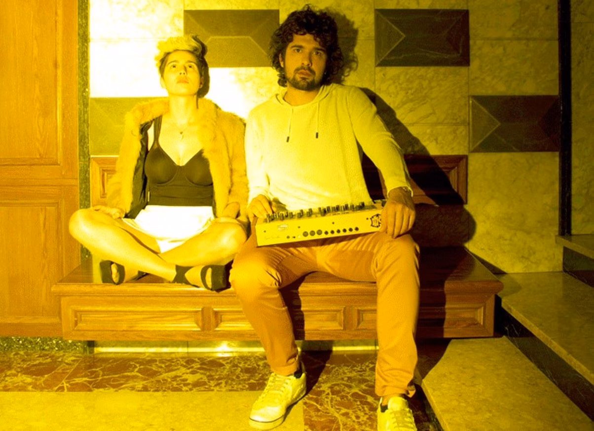 Jansky: para enamorados de la electrónica y fans de la poesía