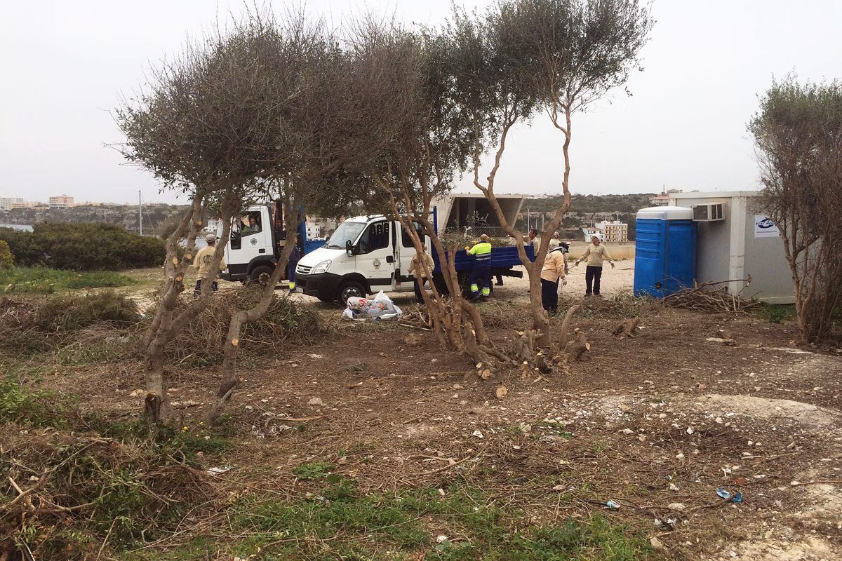 El taller ocupacional de Maó acondiciona el parking cerrado del Paseo Marítimo