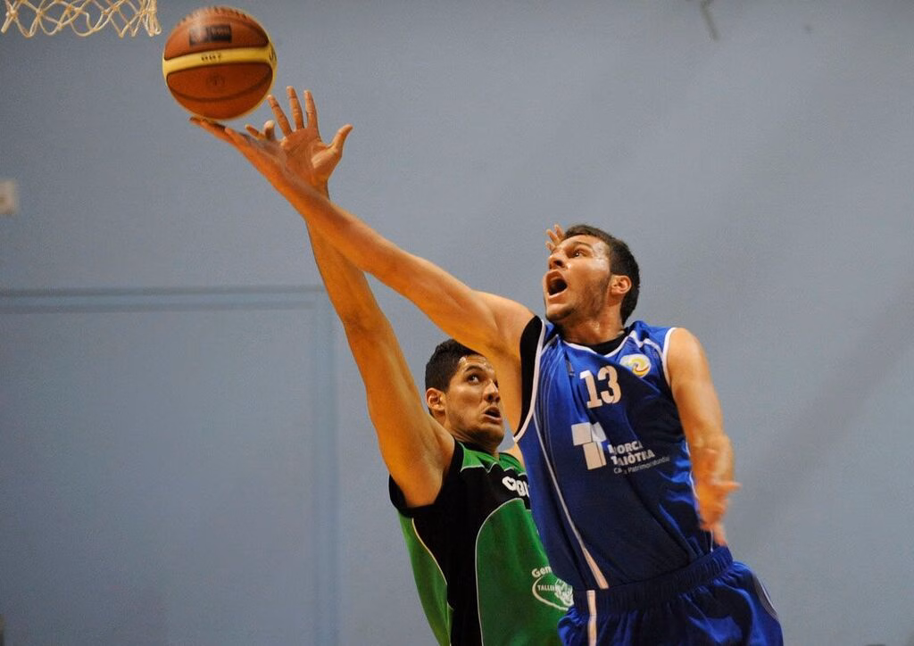 El Castellbisbal también gana en Sant Lluís y el Menorca Talaiòtica desciende