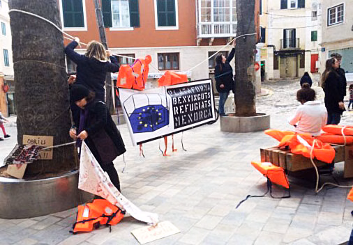 Concentración "express" por los refugiados en Maó