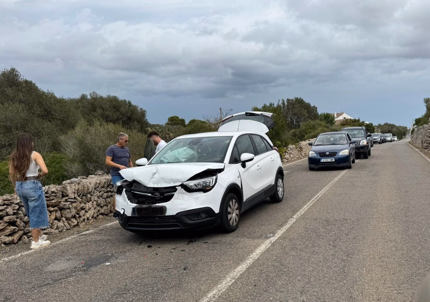 Colisión entre dos vehículos a la entrada de Sant Climent