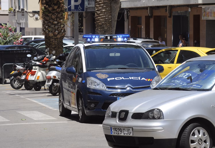 Detienen a 8 personas en Ciutadella por varios robos en domicilios