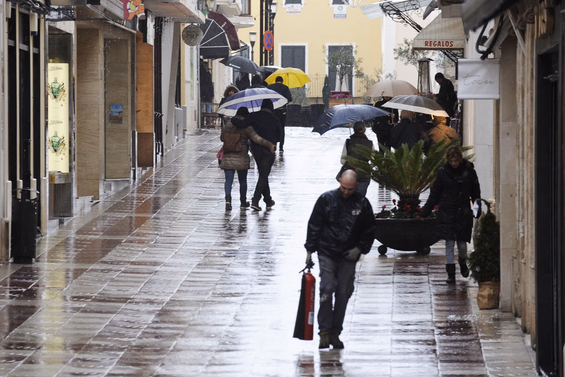 Menorca continúa en alerta amarilla por lluvias y tormentas