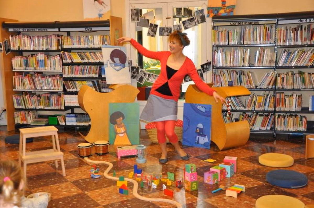 Gemma Moll 'bailará' ocho veces con las nubes por las bibliotecas de Menorca