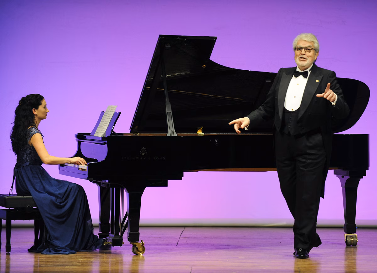 Armónica solidaridad en el Teatro Principal de Maó