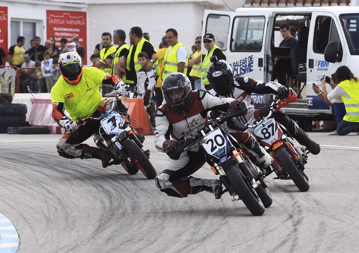 Motos y diversión en Ciutadella