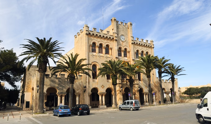 El Ajuntament de Ciutadella anuncia que bajará el IBI un 5% en 2016