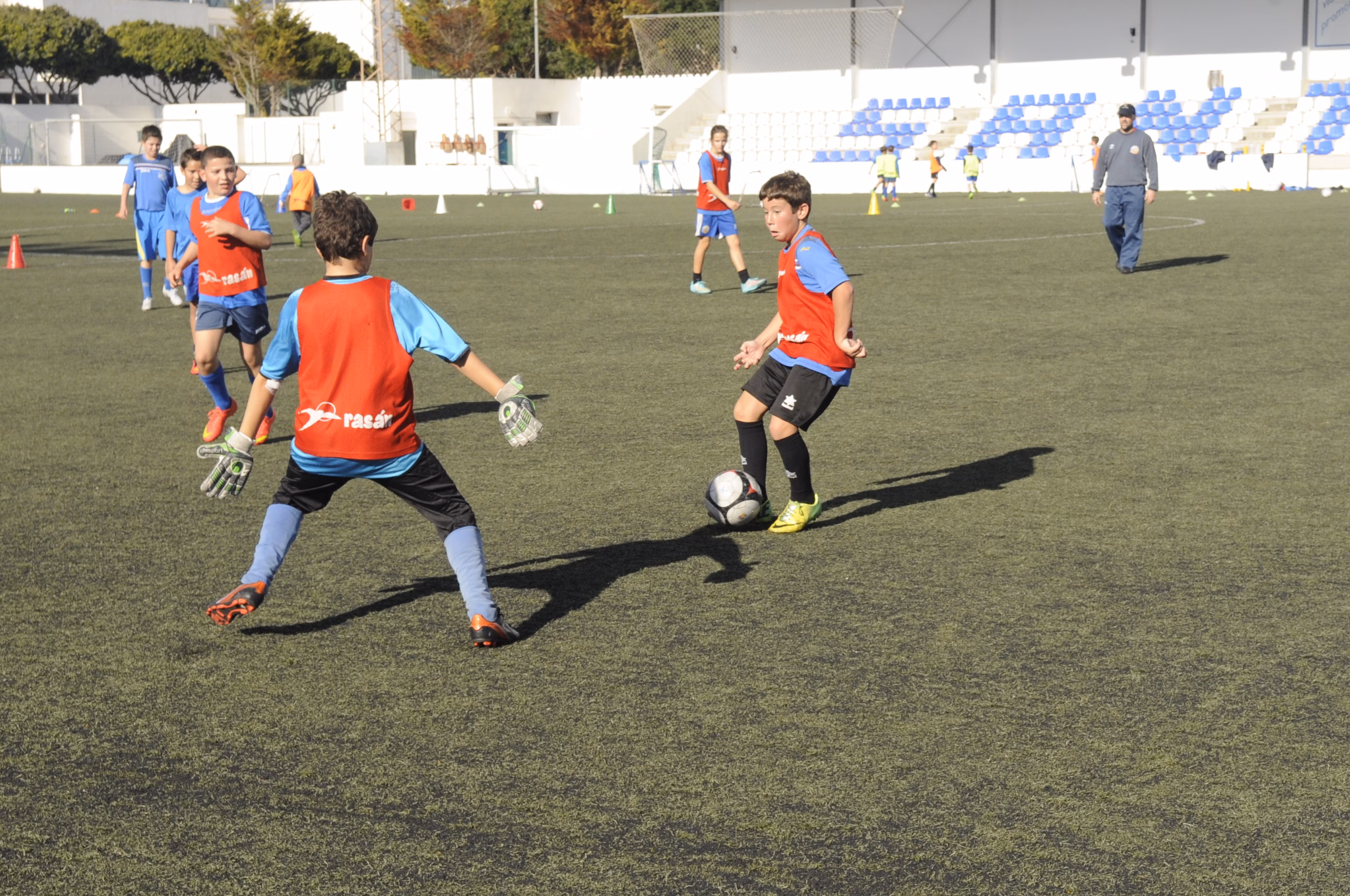 El Govern quiere enseñar valores en el deporte escolar