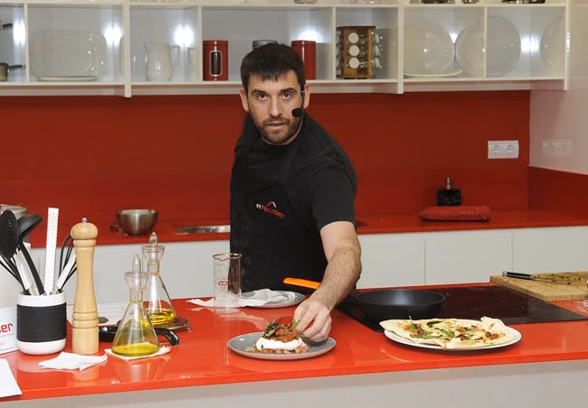 Es Perol Showcooking comienza el curso con ALBA de pinche